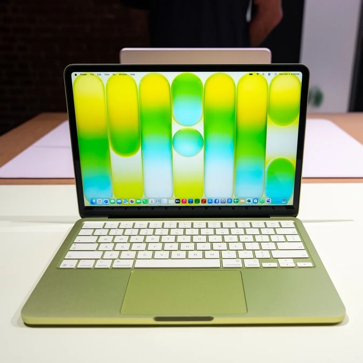 Product image thumbnail: MACBOOK NÉON 256 giga 12 giga de ram