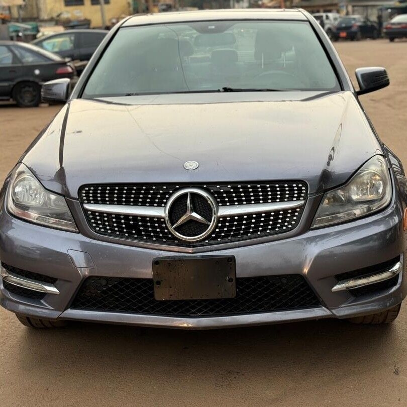 Product image thumbnail: Mercedes benz classe c