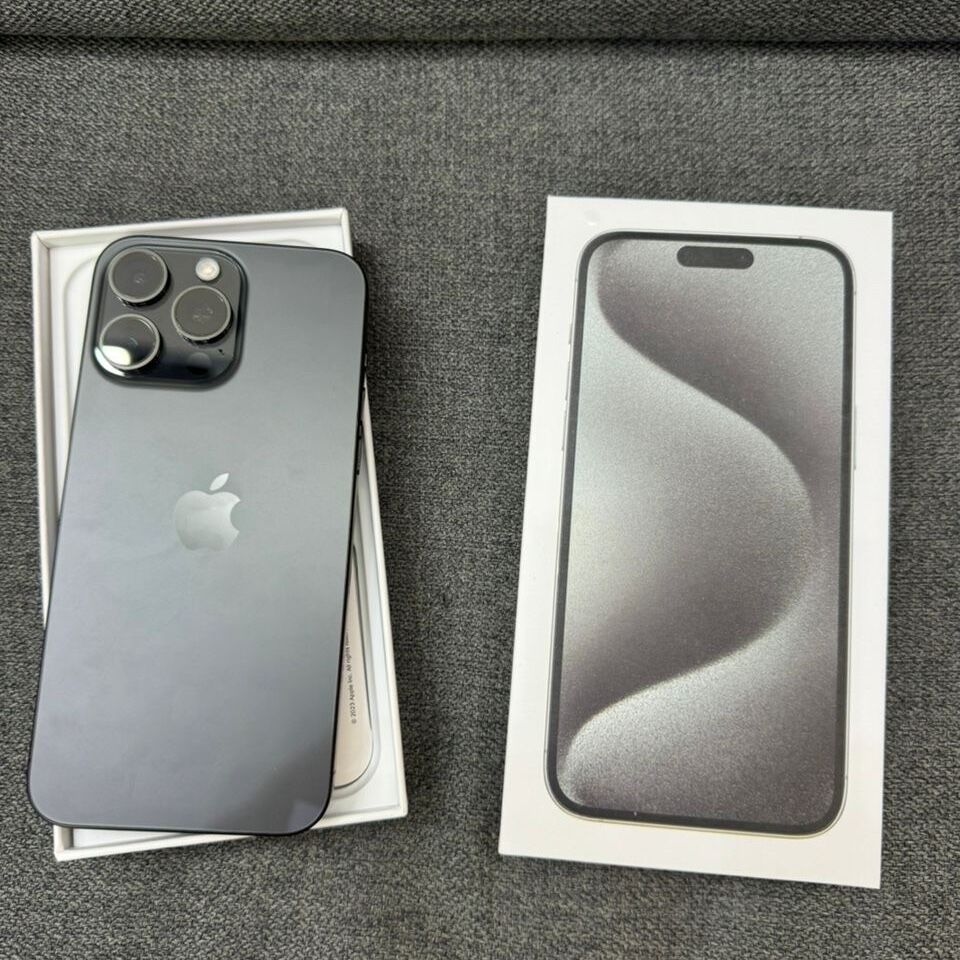 Product image thumbnail: IPhone 15 pro max batterie 100 Canada sims