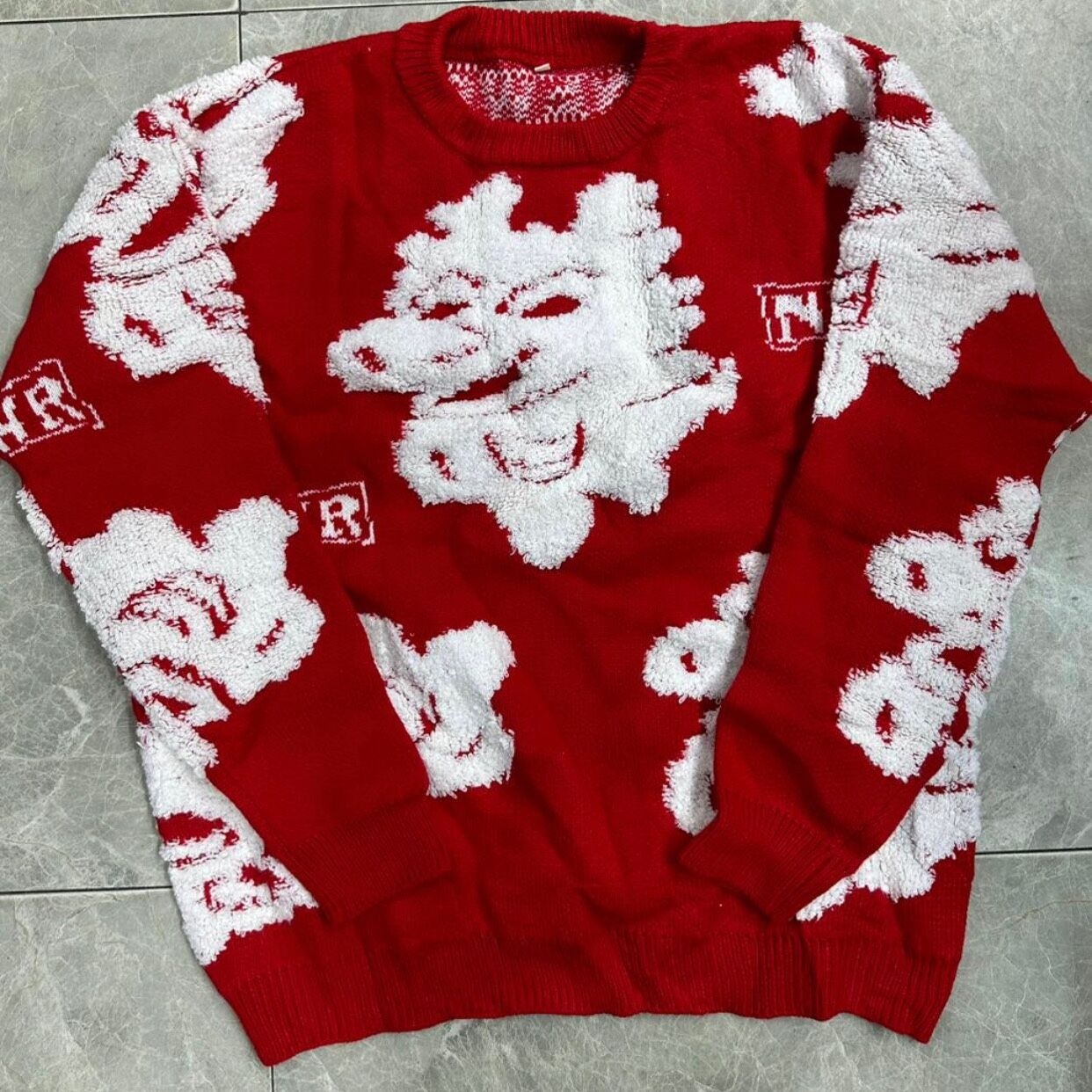 Product image thumbnail: pullover