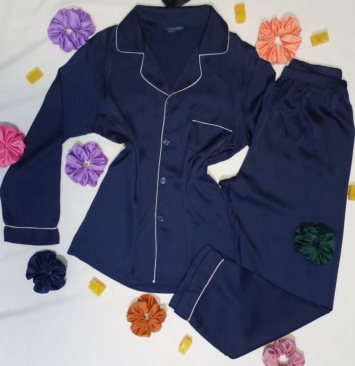 Image du produit : Ensemble pyjamas en satin (chemise - pantalon)