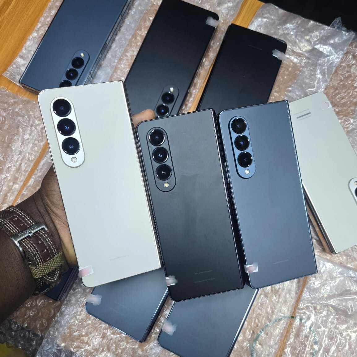 Product image thumbnail: SAMSUNG GALAXY ZFOLD4 5G 256G