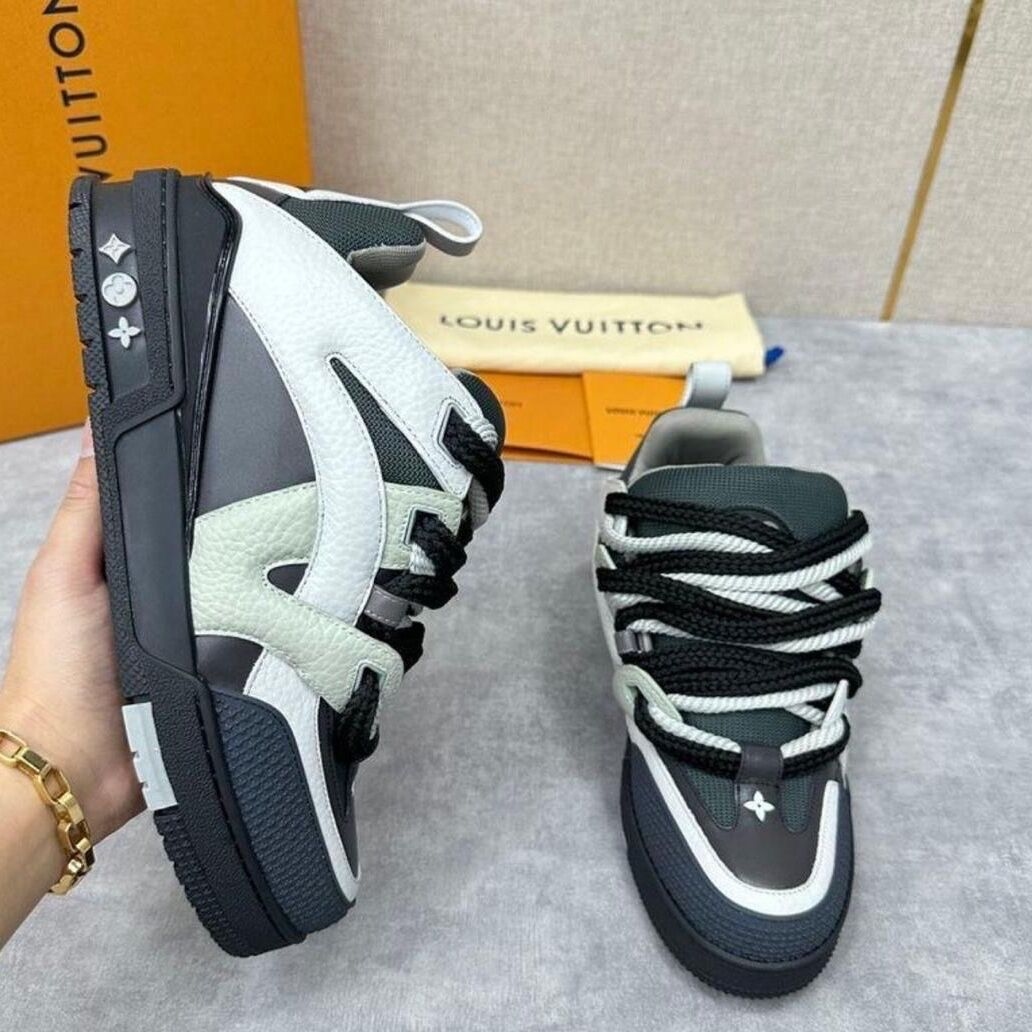 Product image thumbnail: Luis Vuitton original (with box)