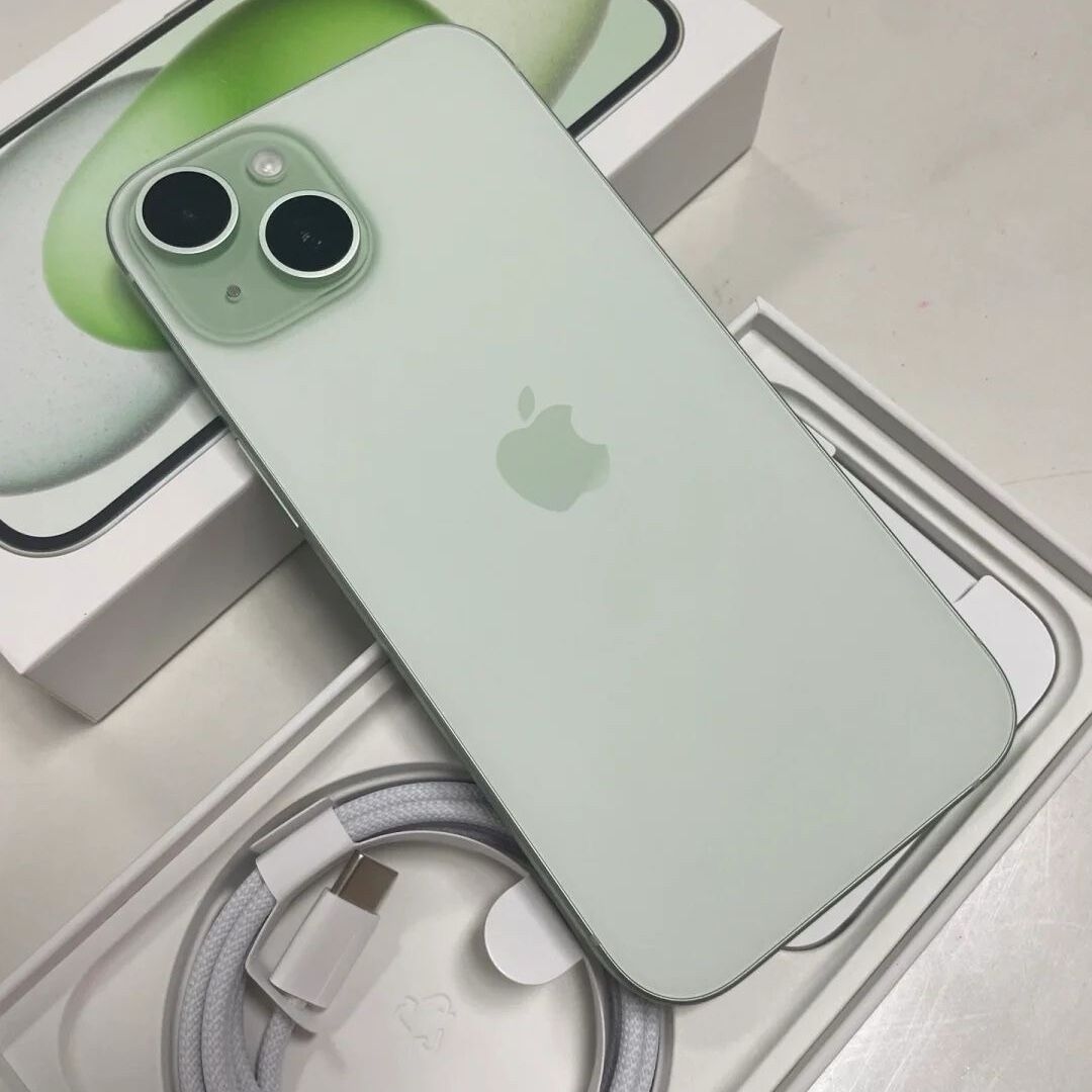 Product image thumbnail: iPhone 15 128 giga ( SIM physique)