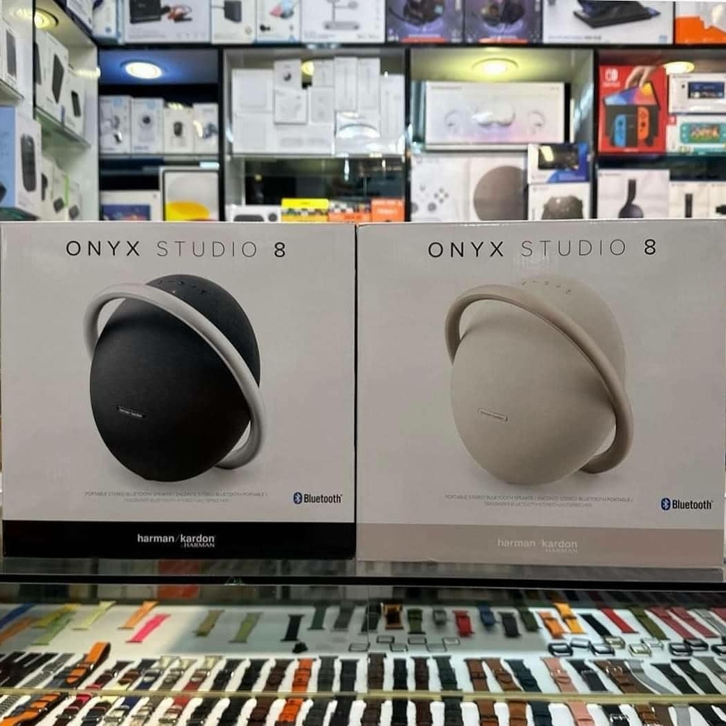 Product image thumbnail: ONYX STUDIO 8