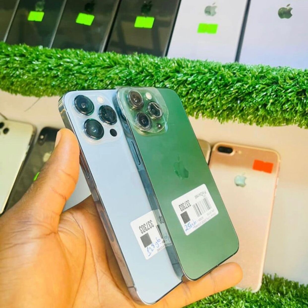 Product image thumbnail: 13pro max 256G