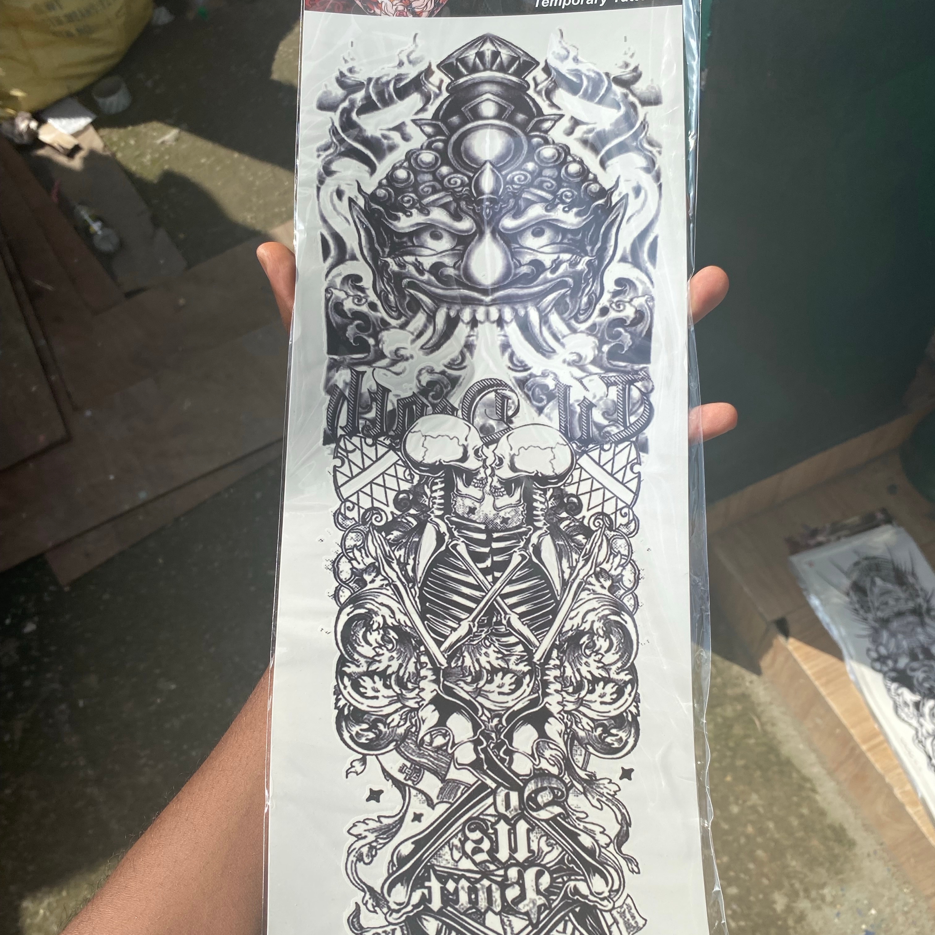 Product image thumbnail: tatouage temporaire