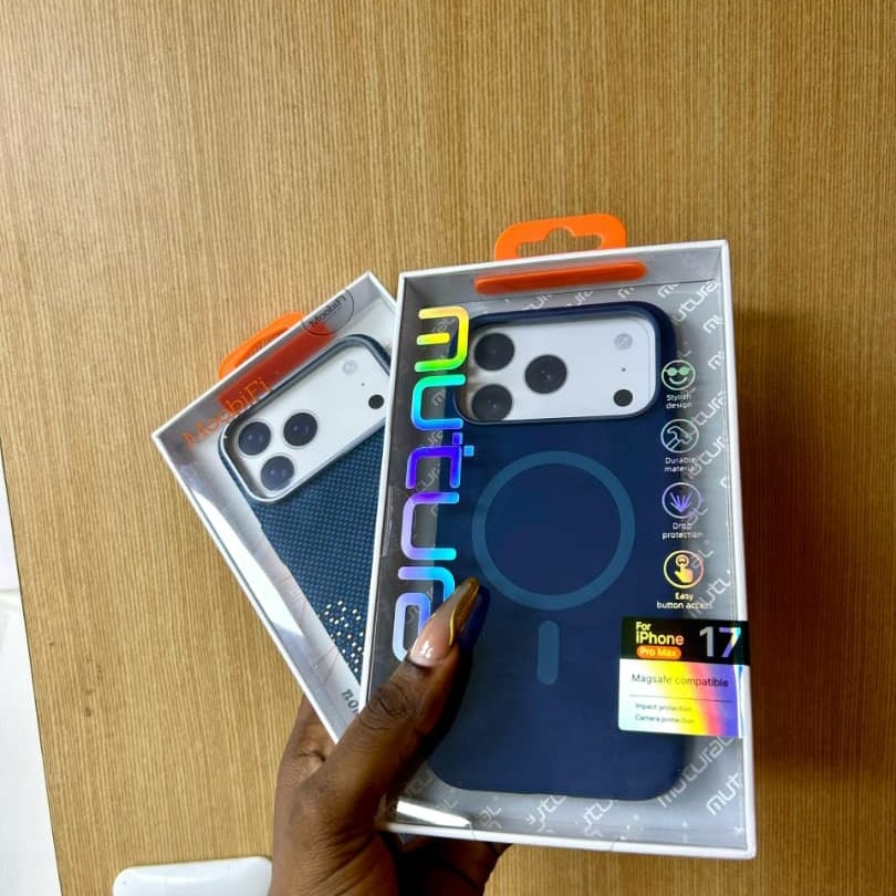 Product image thumbnail: POCHETTE IPHONE 17 PROMAX