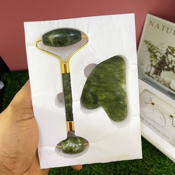 Product image thumbnail: Jade roller and guasha