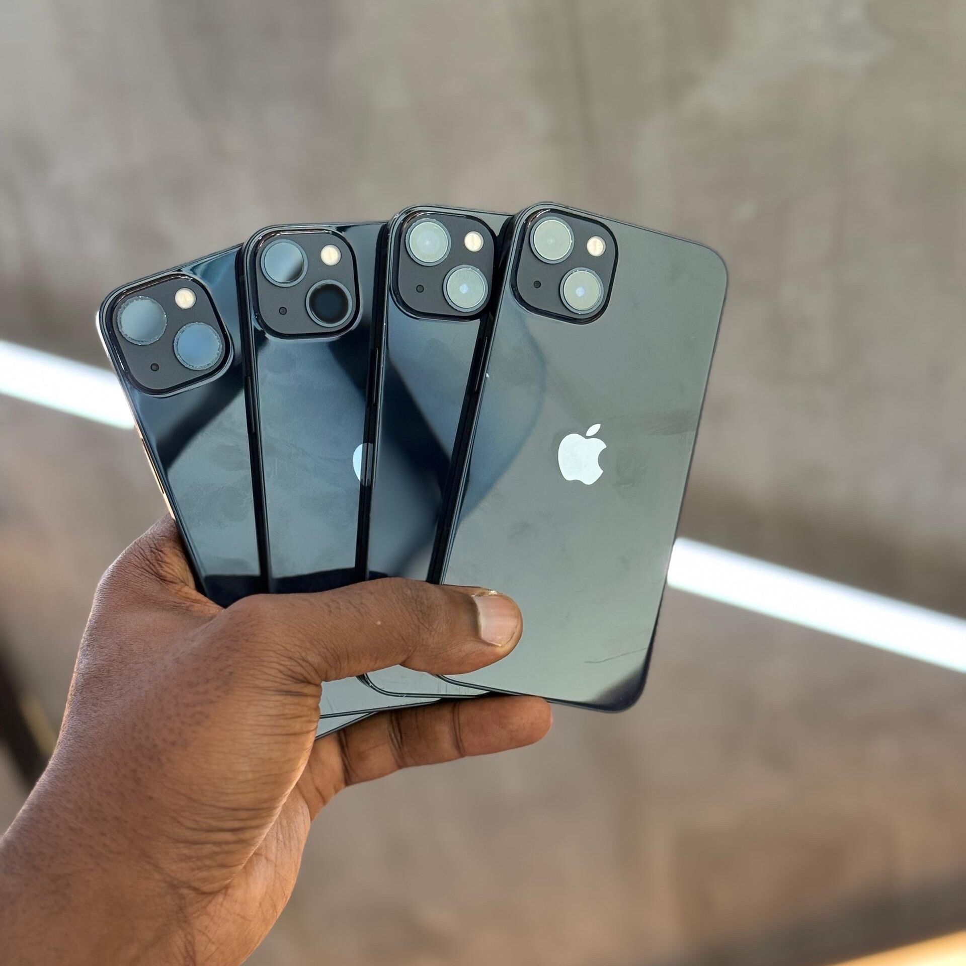 Product image thumbnail: iPhone 13 128 giga