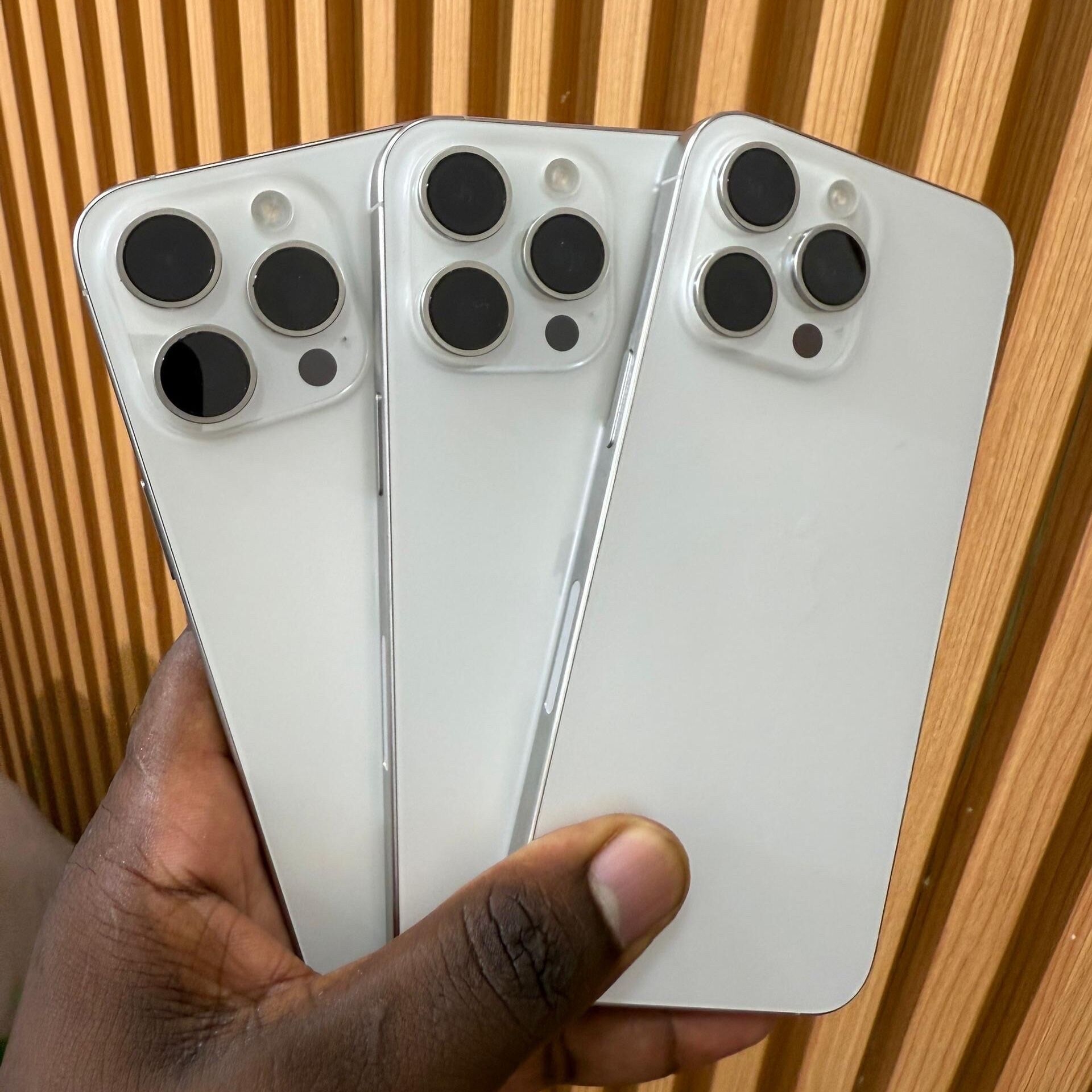 Product image thumbnail: 15pm 512g Esim