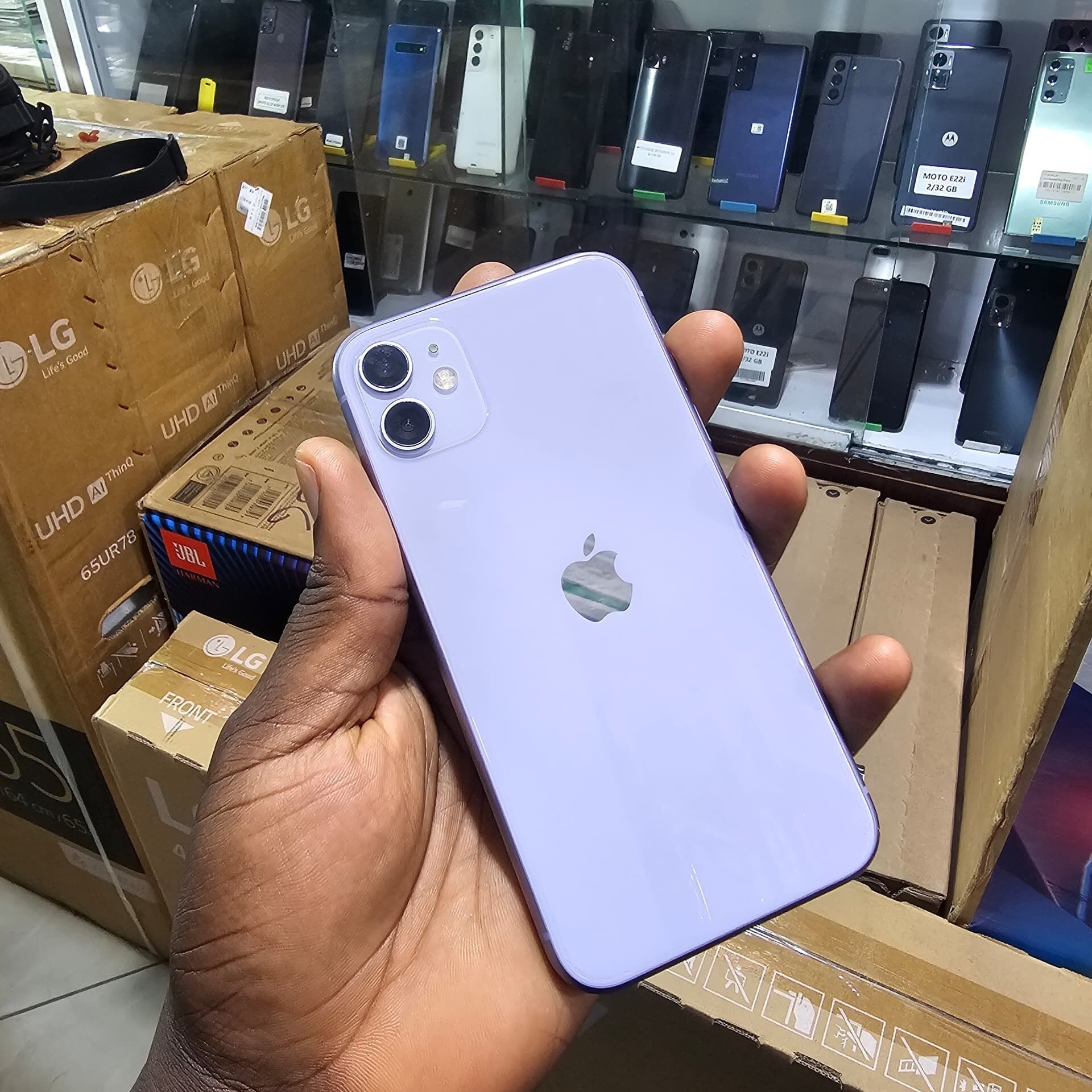 Product image thumbnail: IPHONE 11 64G USA