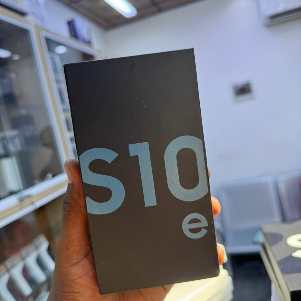 Product image thumbnail: SAMSUNG GALAXY S10E 128G