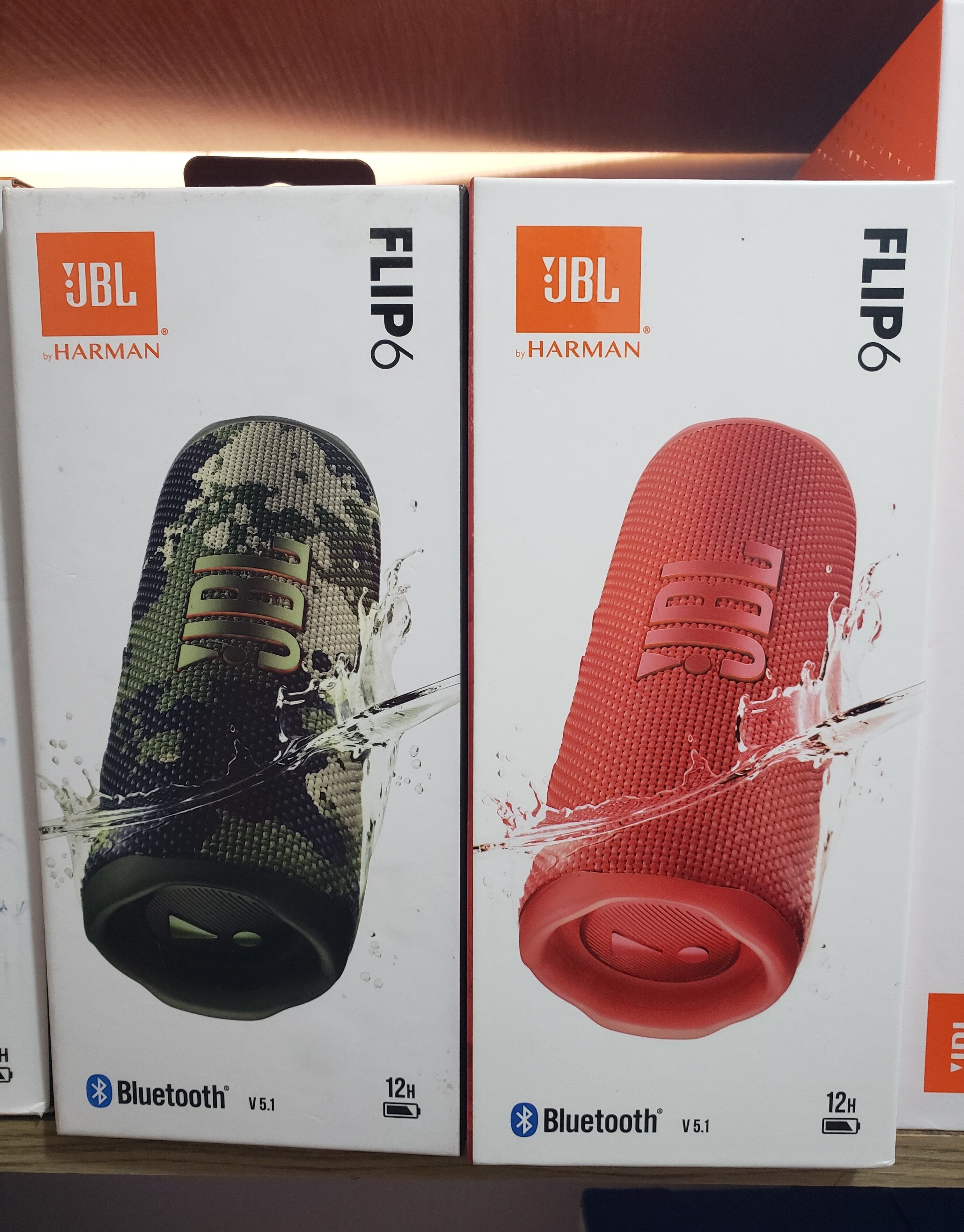 Product image thumbnail: JBL FLIP6