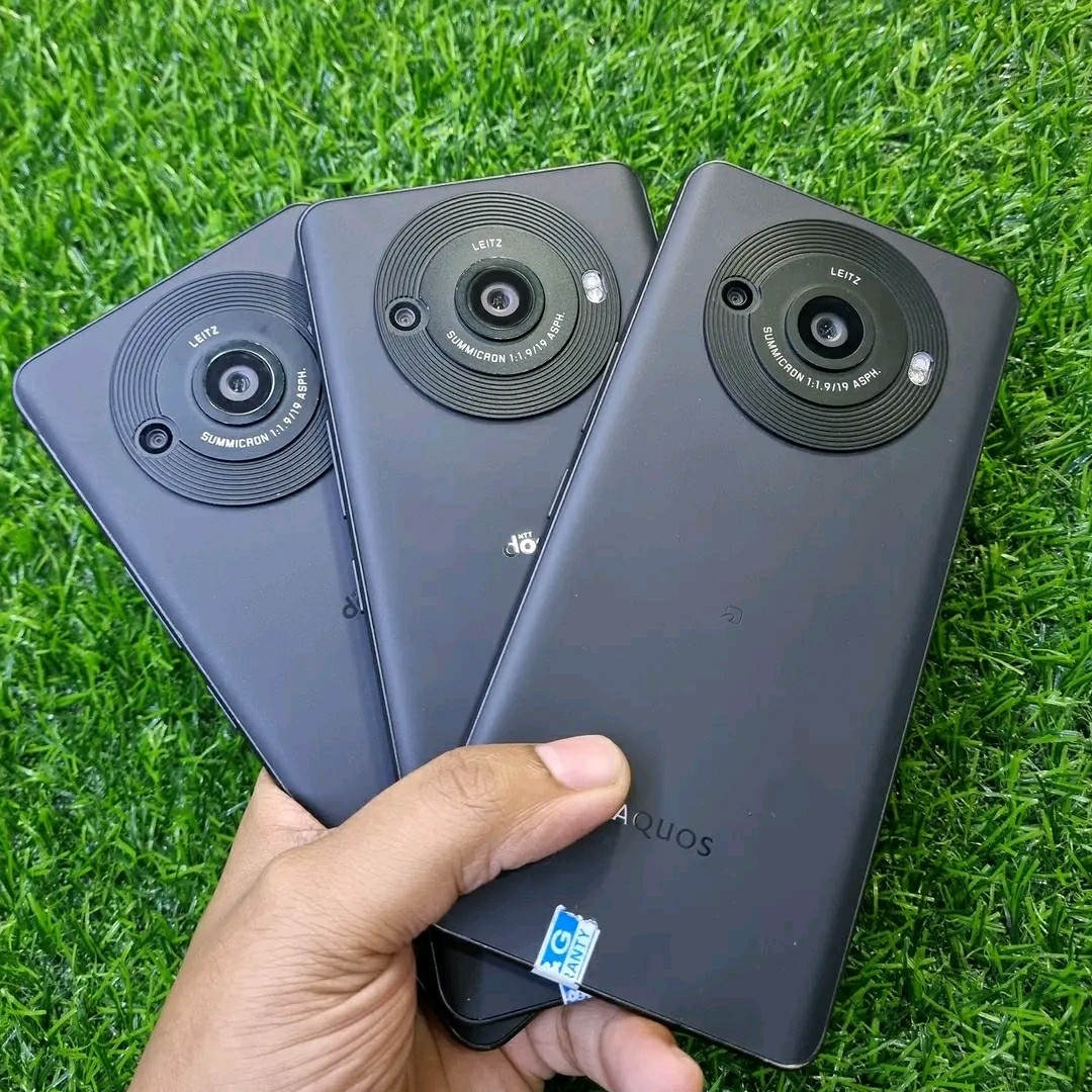 Image du produit : AQUOS SHARP R8 256/12