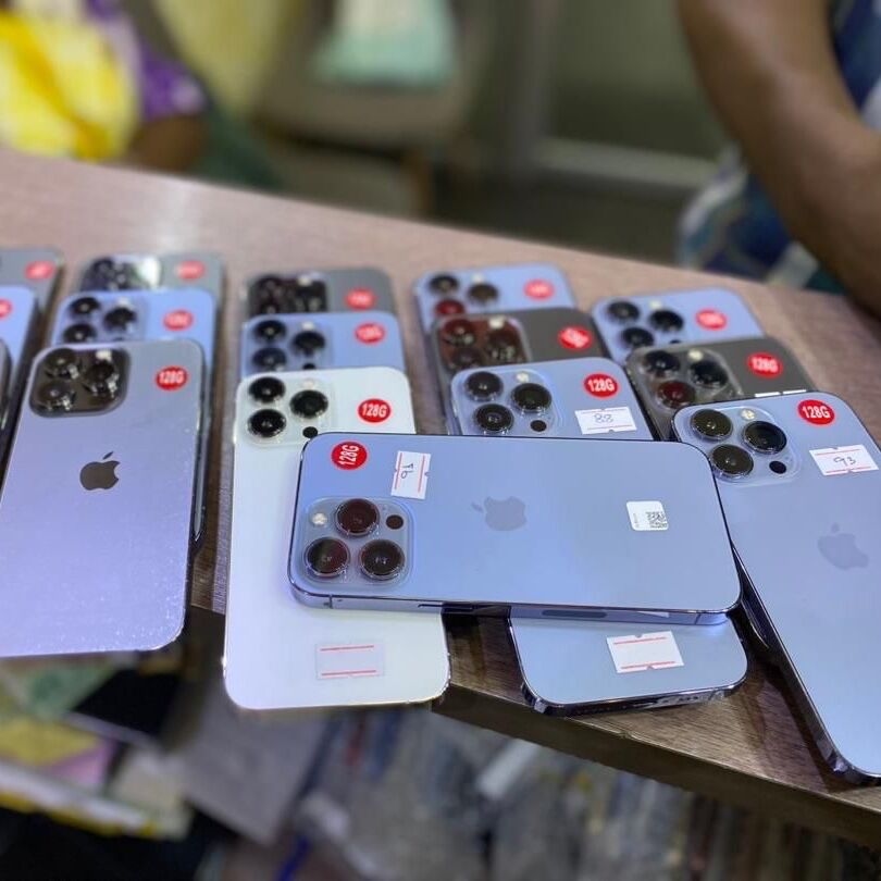 Product image thumbnail: iPhone 13pro 128g et 256g