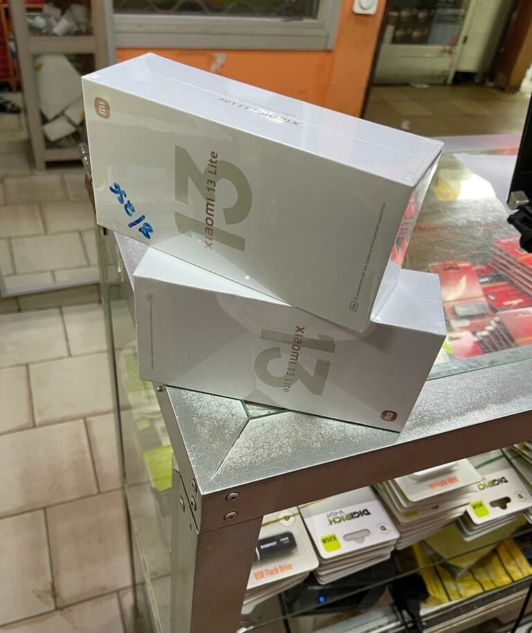 Product image thumbnail: XIAOMI 13 LITE 256G