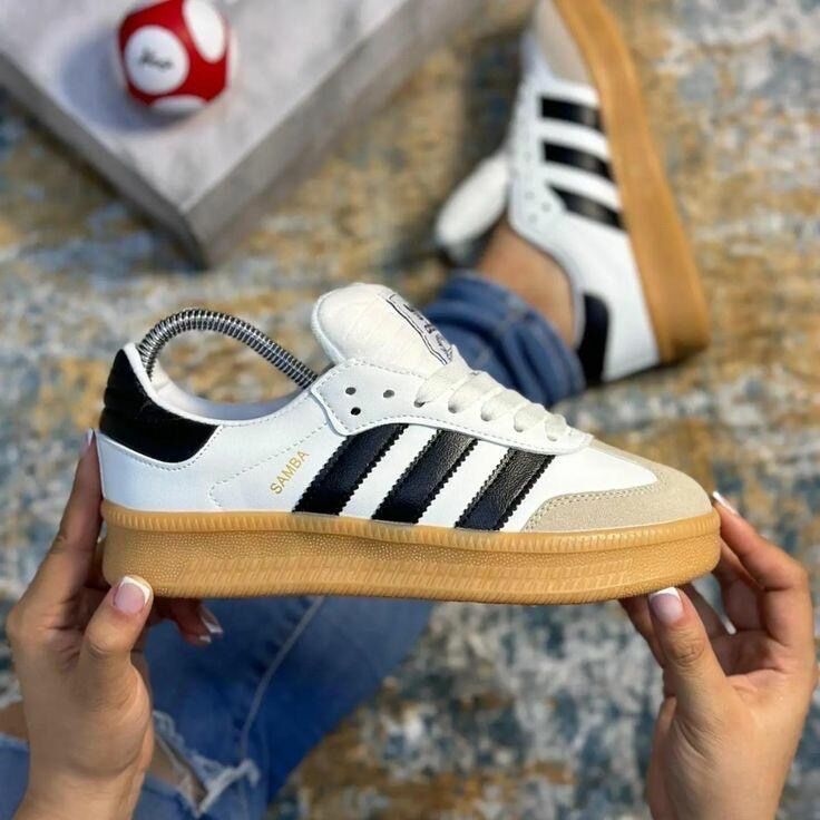 Product image thumbnail: adidas samba