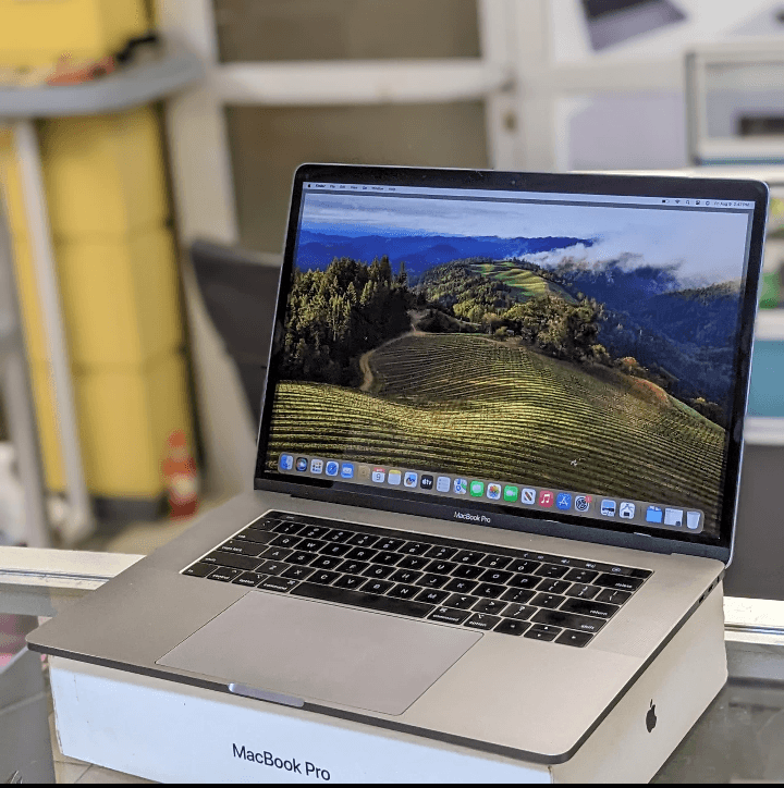 Product image thumbnail: MacBook pro 15