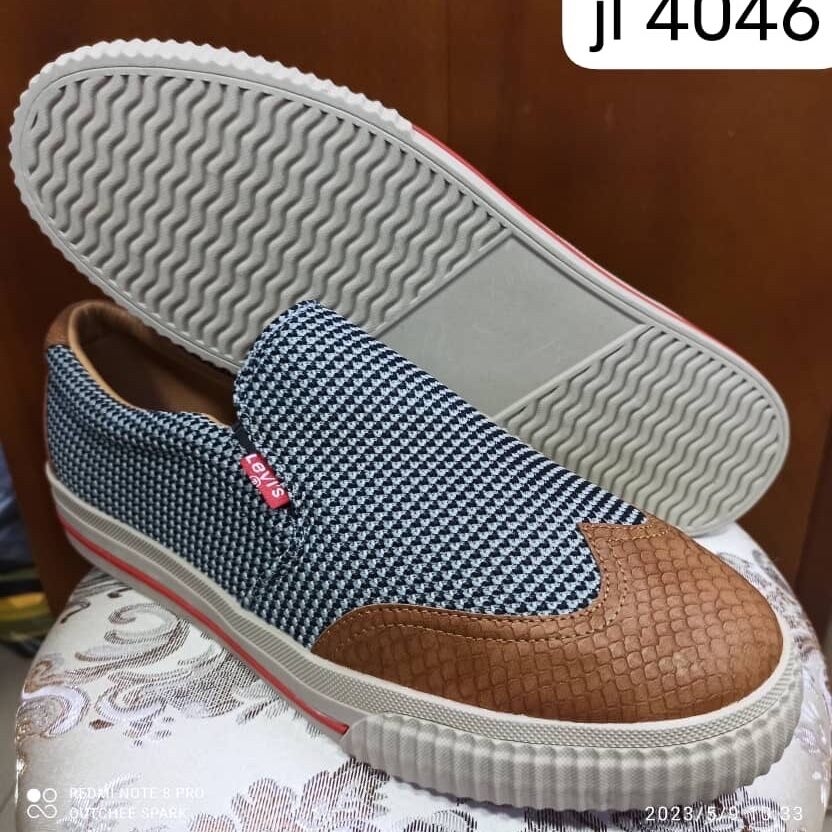 Image du produit : Chaussures ville _ LEVIS: 40-46