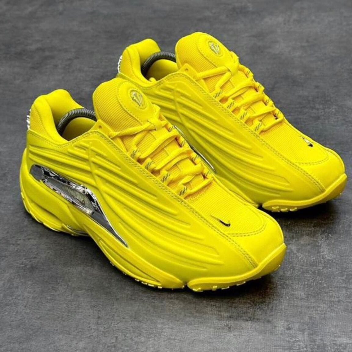 Image de Nike jaune