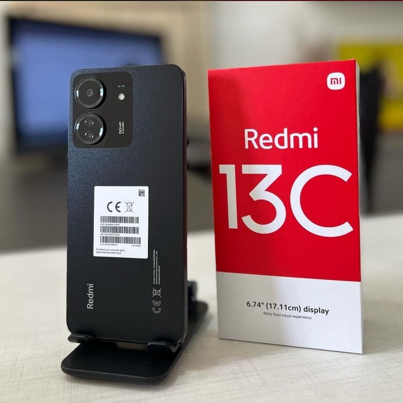 Image de Redmi scellé dans le carton avec ses accessoires