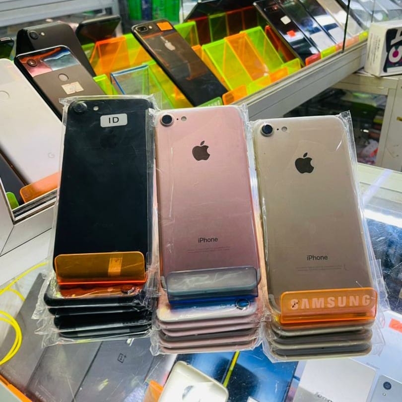 Image de IPHONE 7 NOIR GOLD - 32G