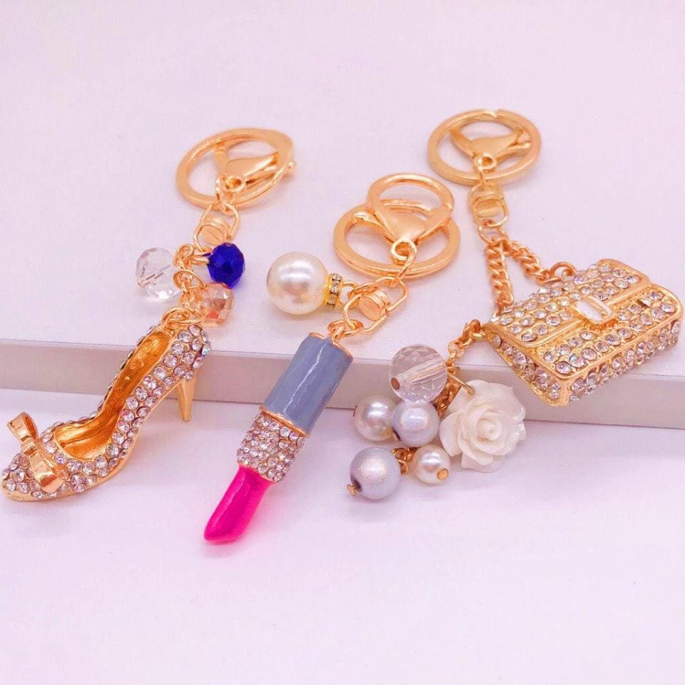 Image of key rings that can be used as jewelry for decoration