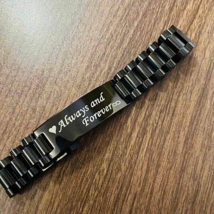 Image of personalized curb chain