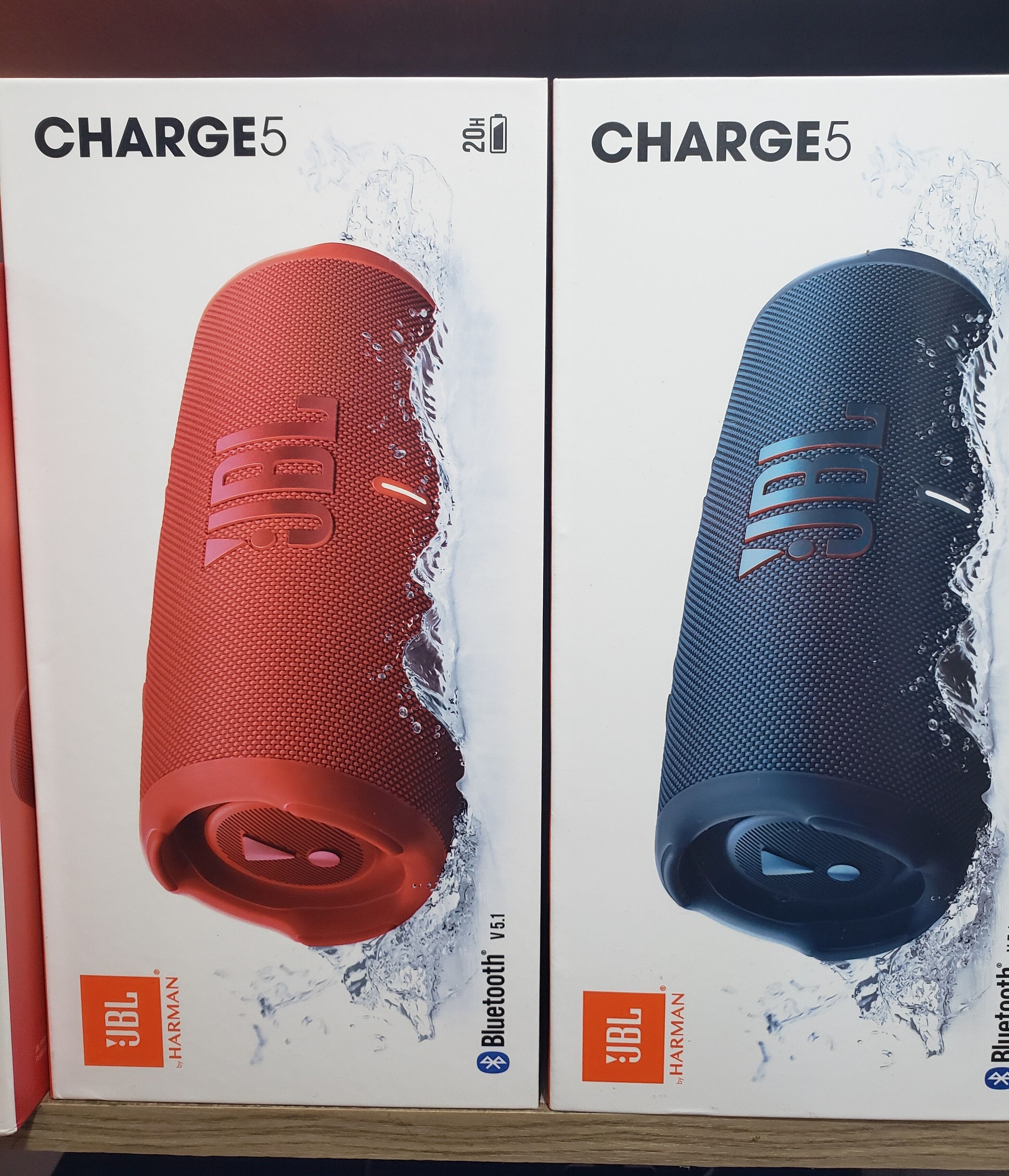 Image de JBL CHARGE 5 ROUGE ET BLEUE