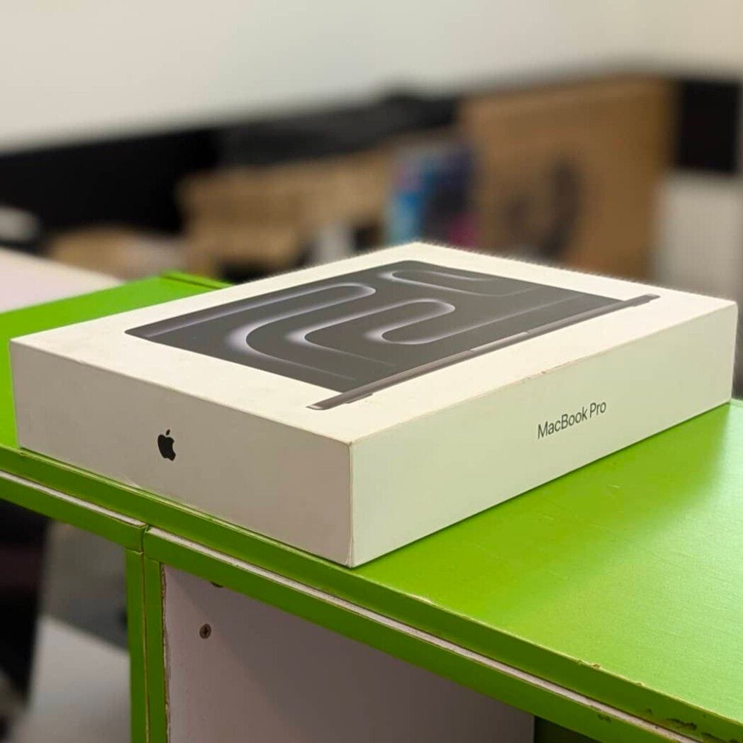 Image de MacBook pro M4 (2024) 1To SSD/48G RAM neuf scellé