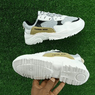 Image de tennis blanc et or