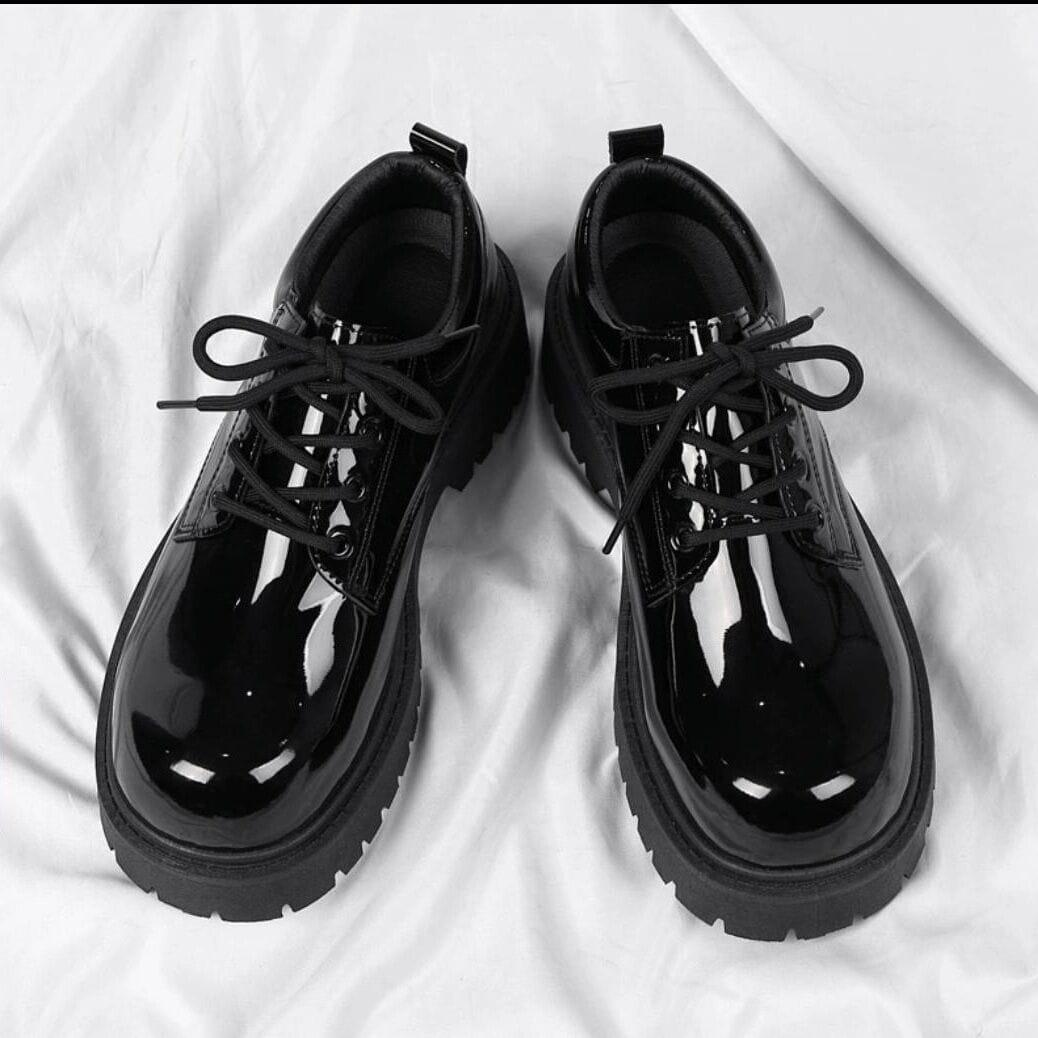 Image of pair of black shoes