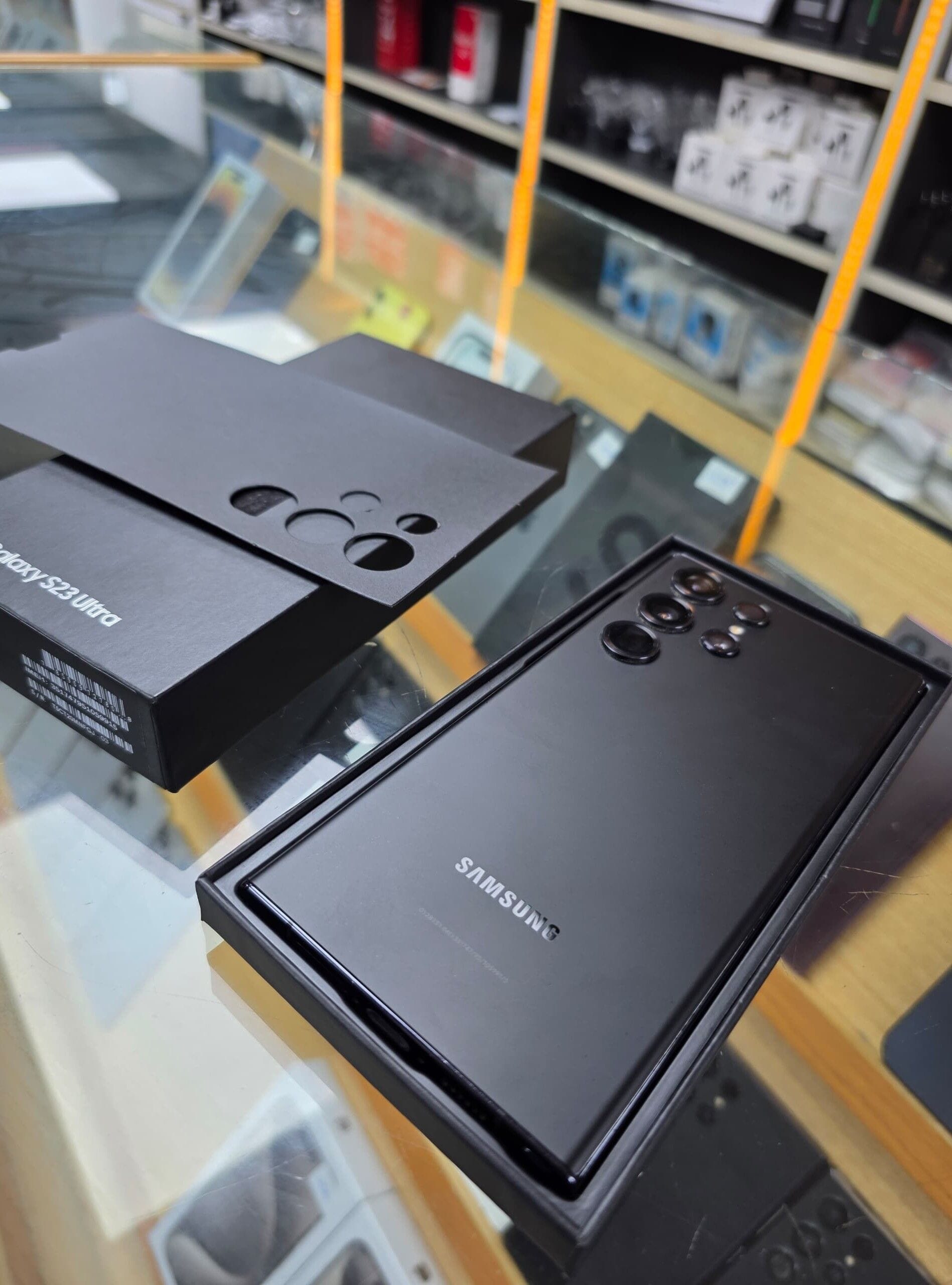 Image de SAMSUNG GALAXY S23 ULTRA 5G 256G OPENBOX