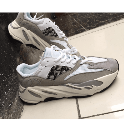 Image de Yeezy Nike - gris