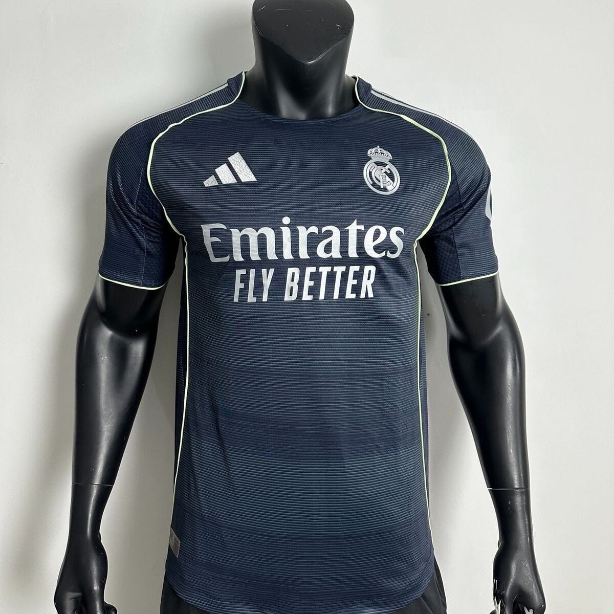 Image de MAILLOT RÉAL MADRID NOIR ÉDITION UEFA