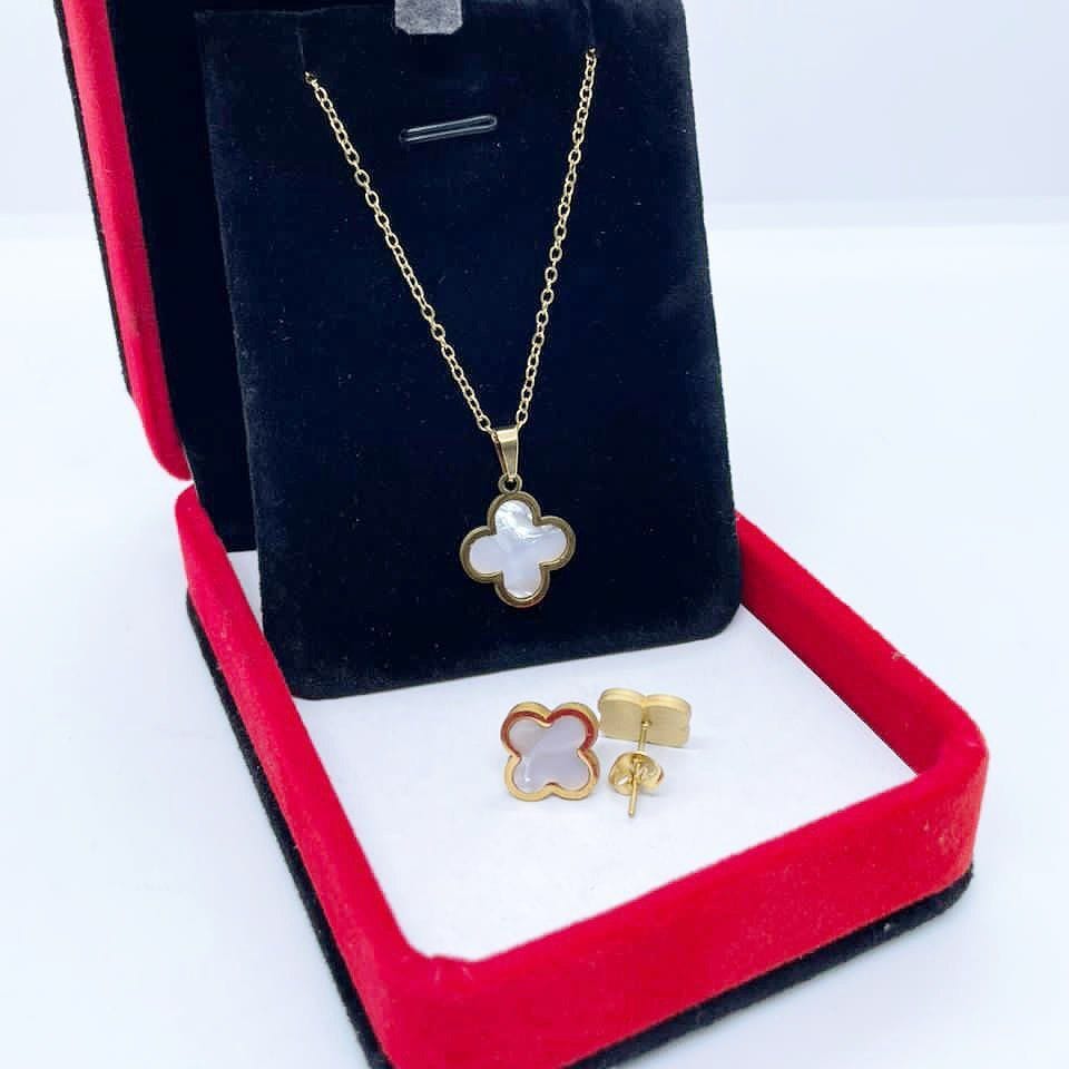 Image de collier porte bonheur