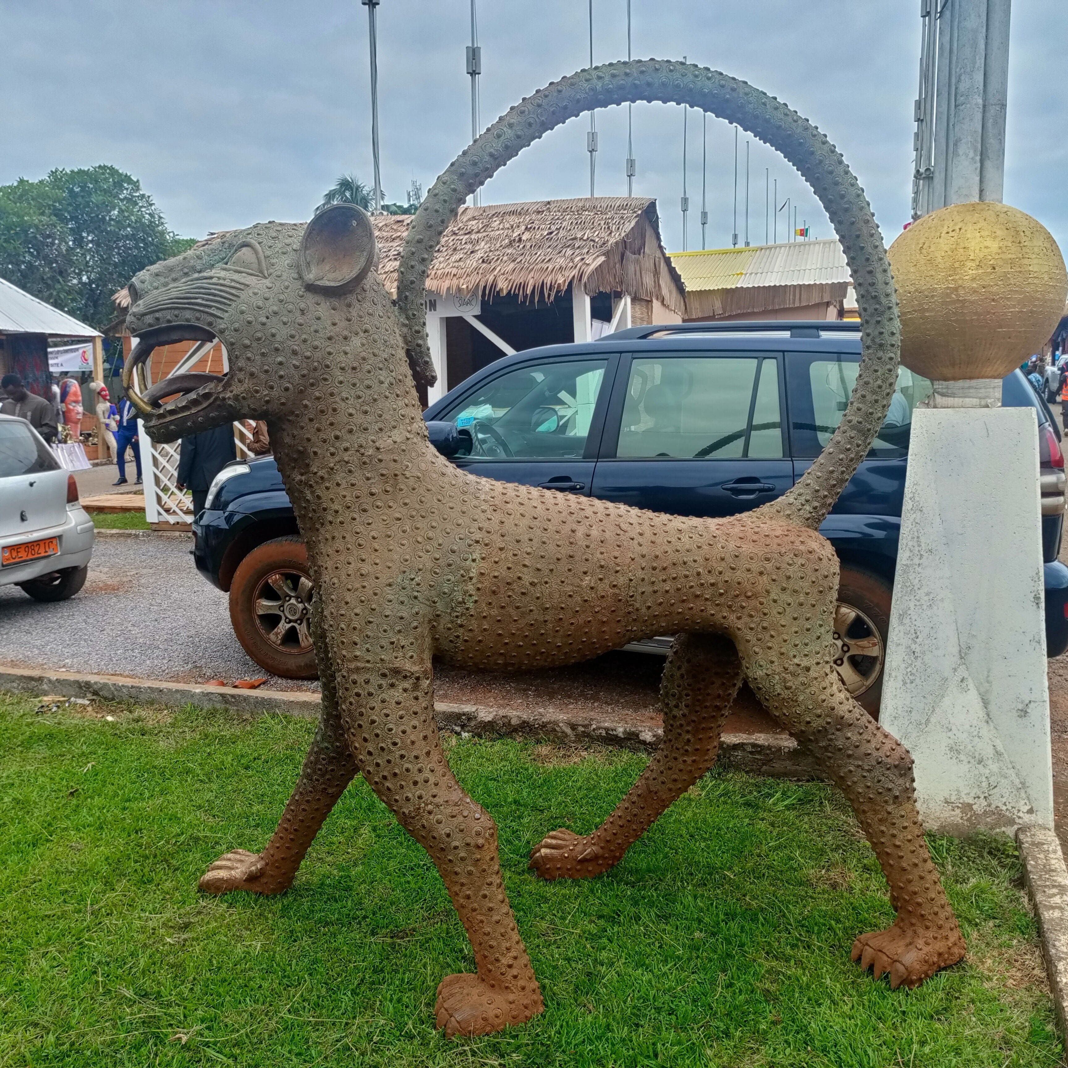 Image de panthère en bronze massif