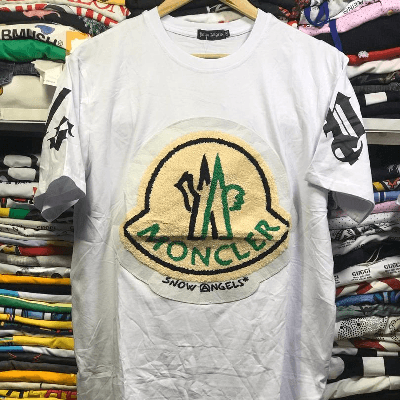 Image de T-shirt blanc Monclers