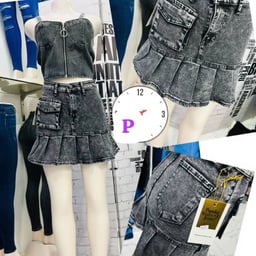 Image du produit Ensemble Deux Pièces en Denim Délavé Gris : Haut Court et Mini-Jupe Plissée