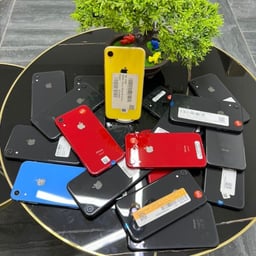 Image du produit Apple iPhone XR - 64GB - Couleurs Variées