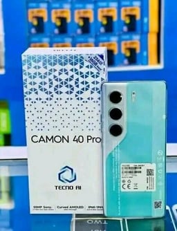 Image du produit Smartphone TECNO CAMON 40 Pro avec 256 Go de Stockage et 16 Go de RAM (Vert Menthe)