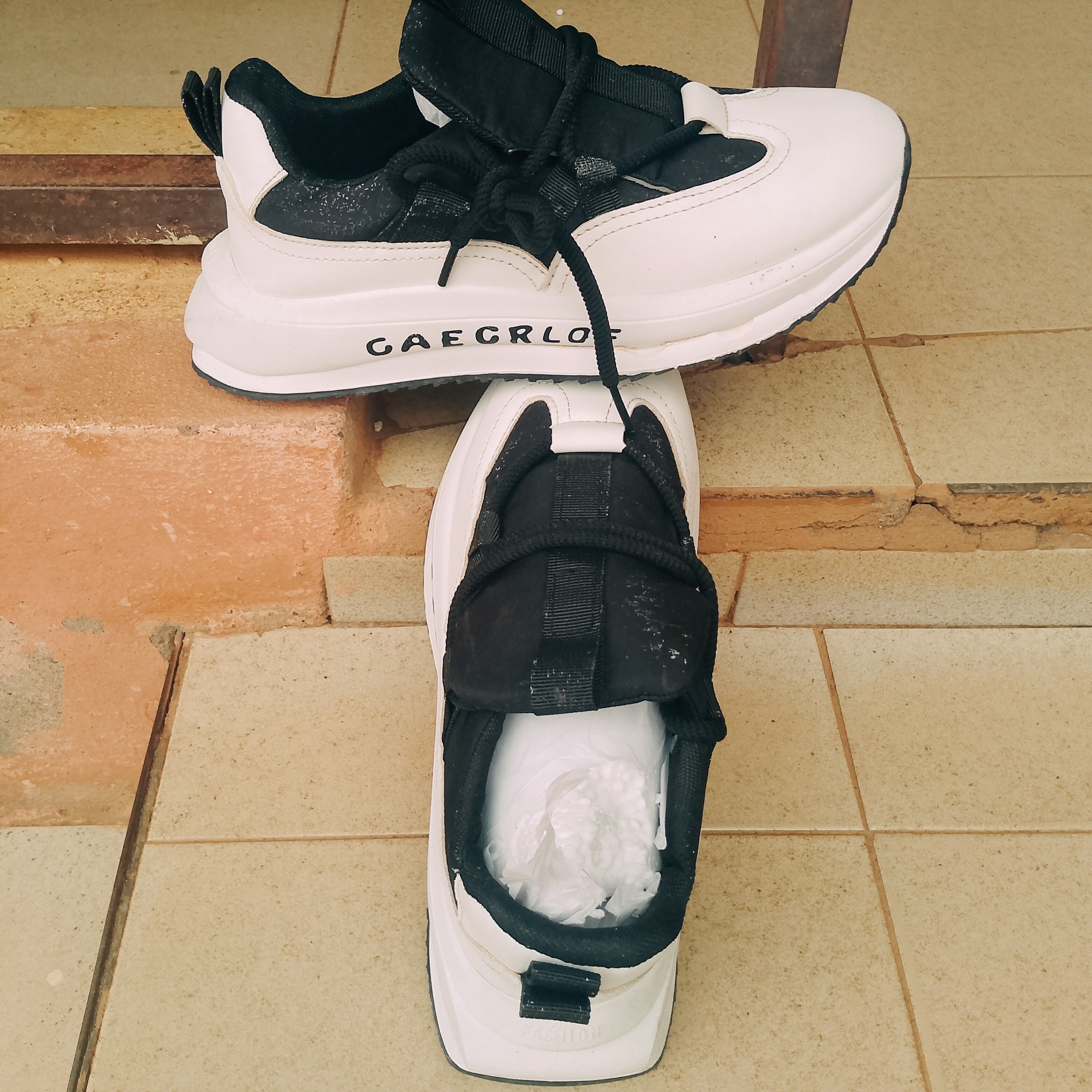 Product image thumbnail: Tenis ( CAEGRLOF)