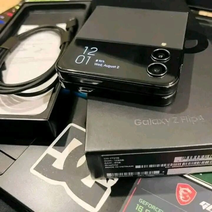 Image du produit : SAMSUNG GALAXY ZFLIP4 5G 256G