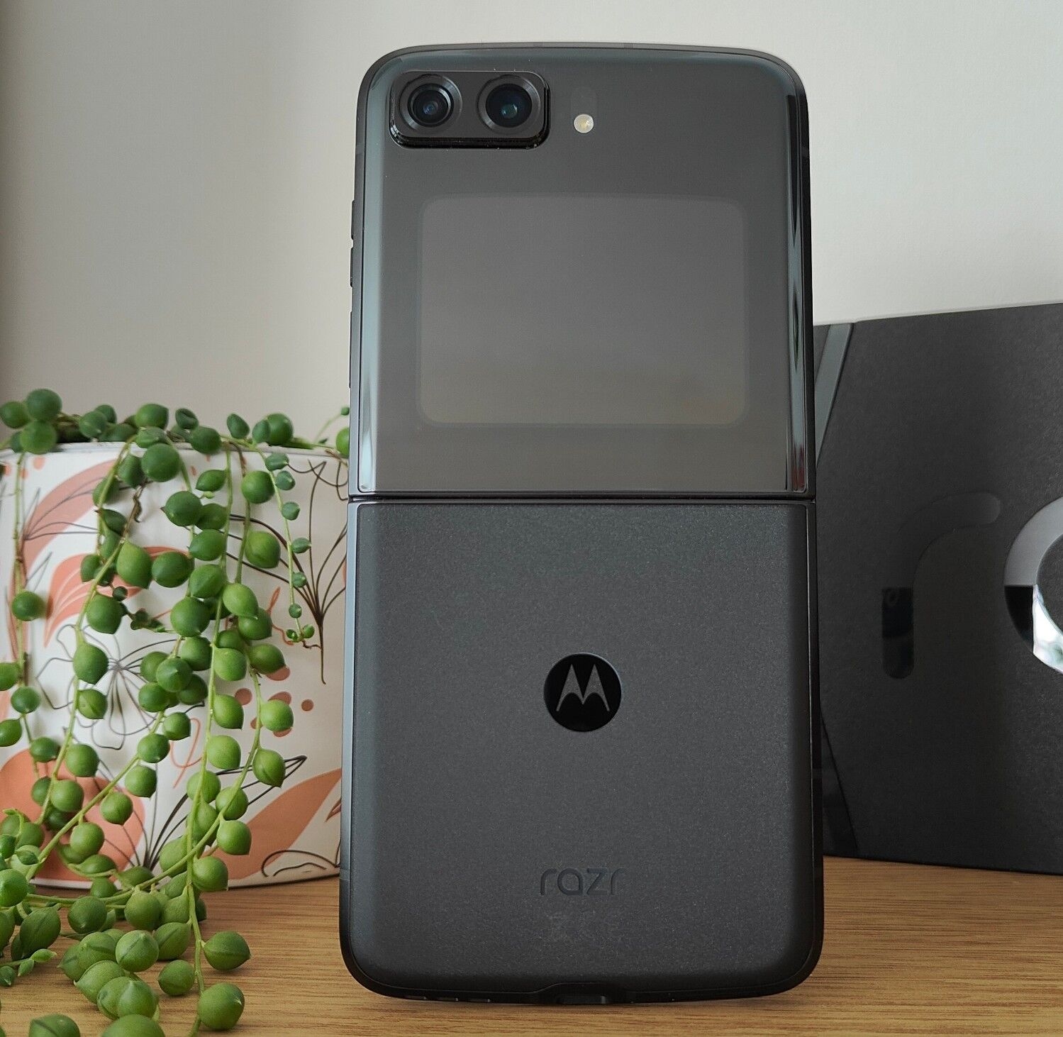 Product image thumbnail: Motorola RARZ 256G