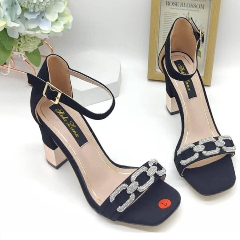 Image du produit : talons hauts pour enfants et adultes