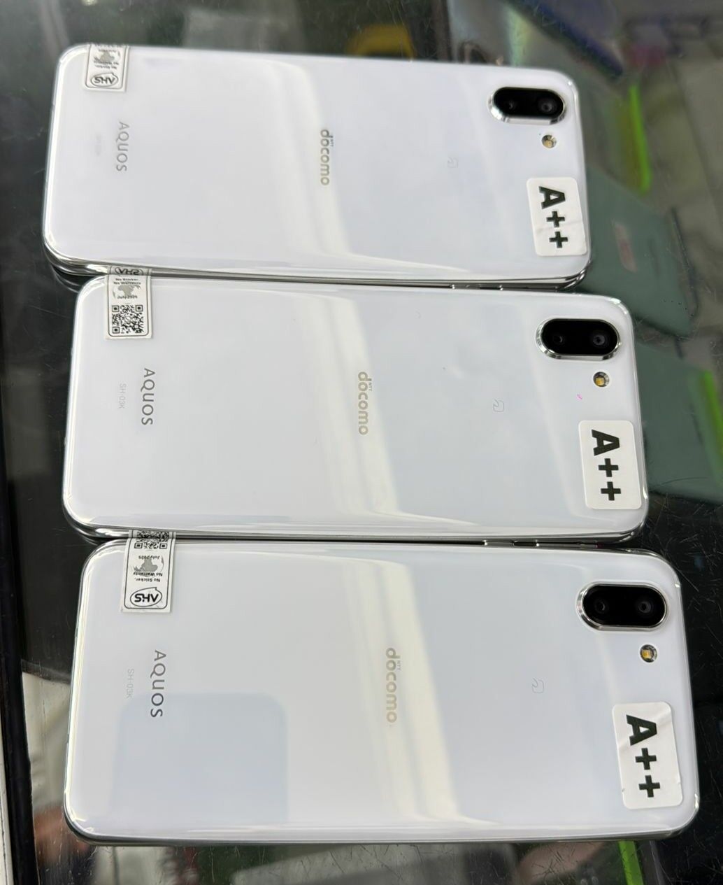 Image du produit : AQUOS SHARP TYPE R2 64G