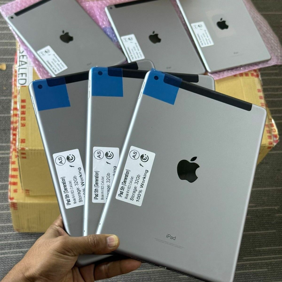 Product image thumbnail: IPAD 5 5TH GENERATION 32G 10 INCH