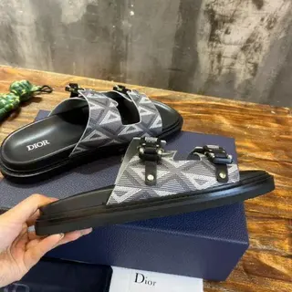 Product image attachment 5 - Dior