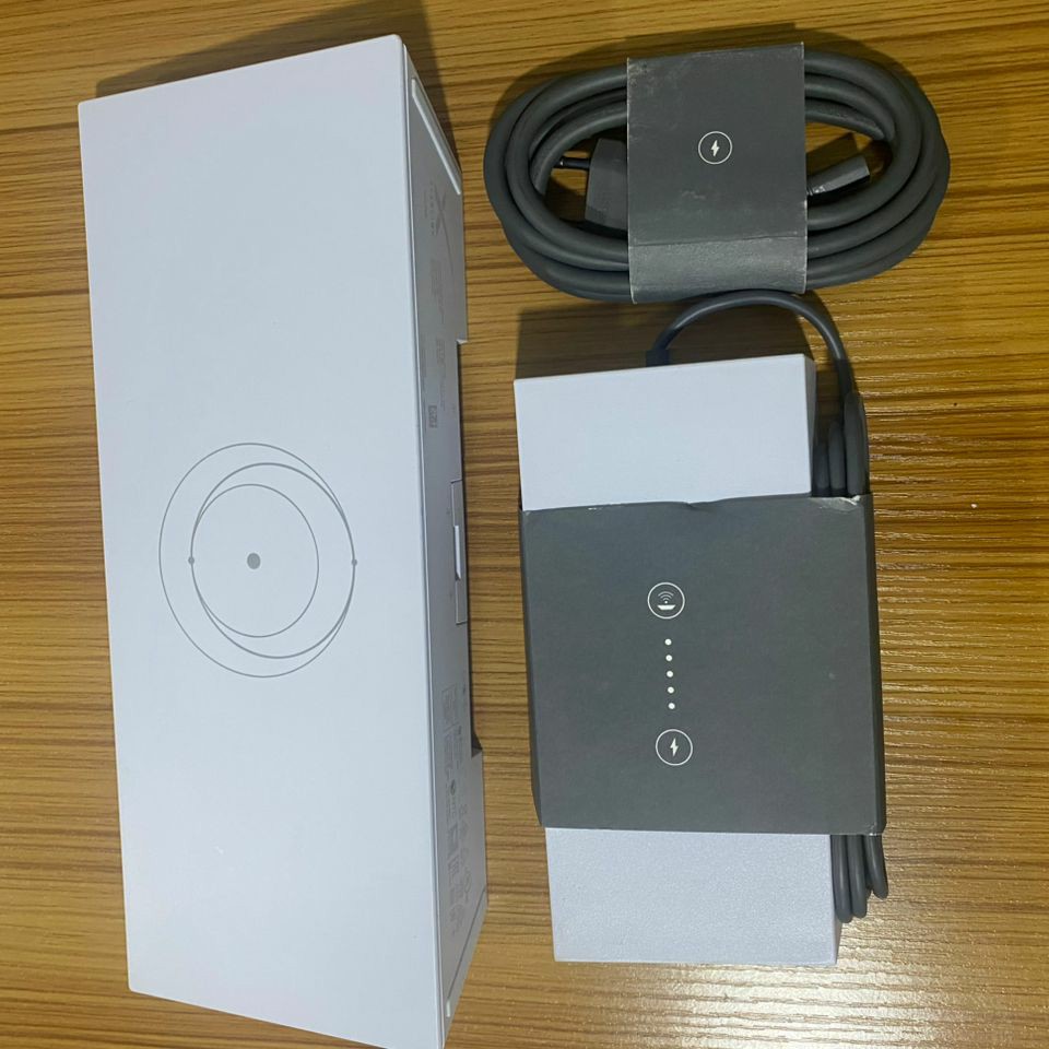 Photo 1 du produit - ROUTEUR STARLINK V4 ET CHARGEUR